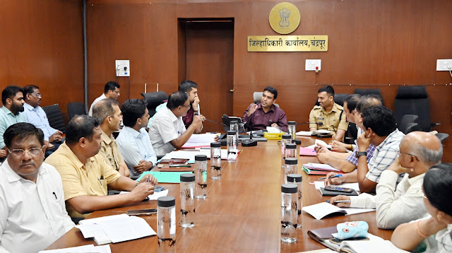 जिल्हाधिका-यांकडून रस्ता सुरक्षा समितीचा आढावा