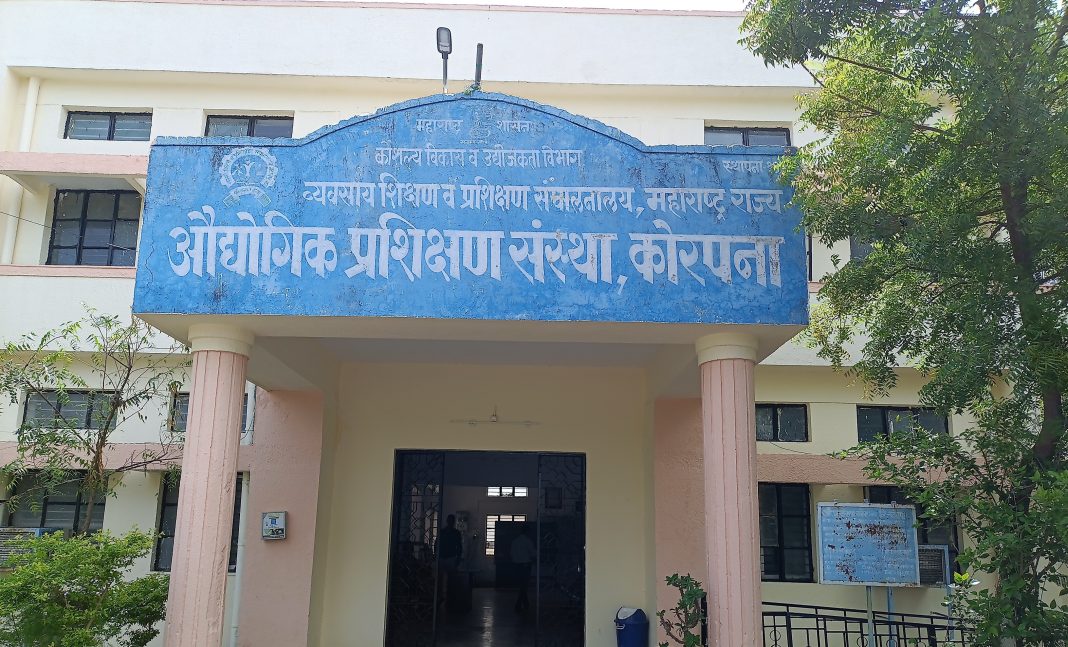 कार्यालयीन वेळेत मद्यपान करणाऱ्या कर्मचाऱ्यांवर कारवाई शून्य