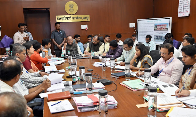 लोकाभिमुख प्रशासनासाठी अतिशय गांभीर्याने काम करा