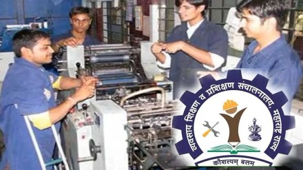 स्थानिक उद्योगांच्या गरजेनुसार आयटीआयमध्ये नवे अभ्यासक्रम सुरू करा – ना. मंगल प्रभात लोढा